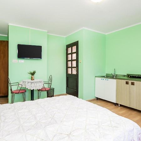 Cozy Apartment In Starigrad With House Sea View מראה חיצוני תמונה